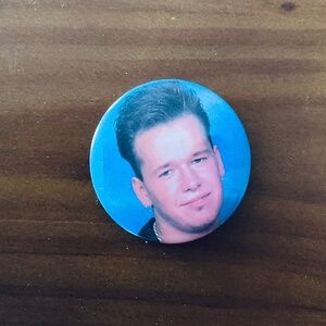 NKOTB 🎶 NEW KIDS ON THE BLOCK 🎶 DONNIE WAHLBERG Retro Button Pin